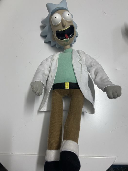 Peluche rick em bom rstado