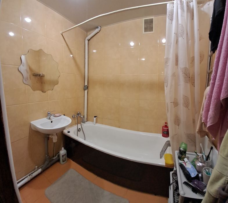 Продам двух комнатную кв. в  г. Самар ( Новомосковск).