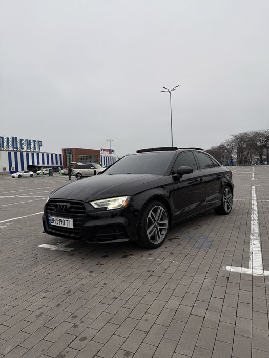 Стан сів і поїхав,
Led оптика, безключовий доступ, мульти. кермо, електропривод водійського сидіння, шкіряний салон, чорна стеля, люк, камера заднього виду, круїз контроль.

По Америке 2017