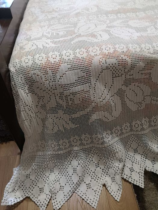 Colcha de renda feita à mão