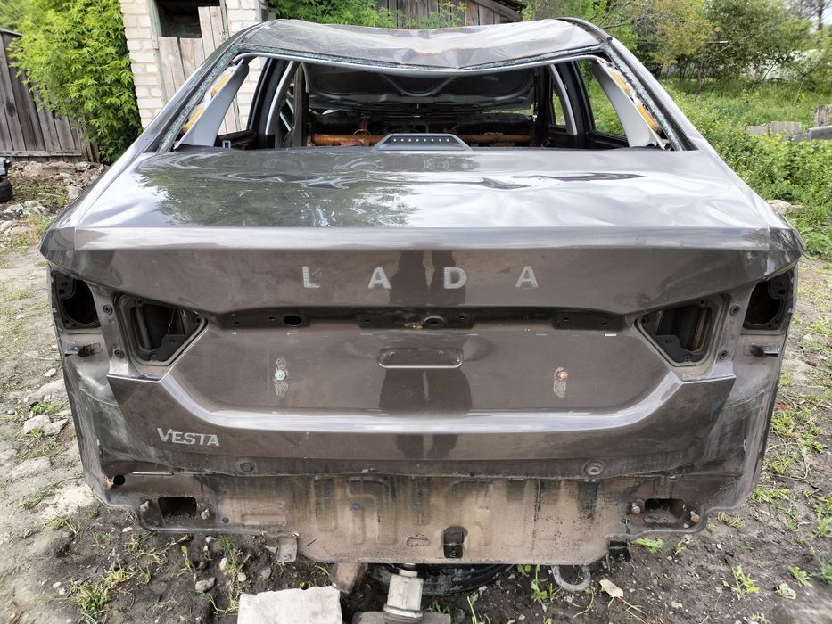 Кришка багажника Lada Vesta 2180