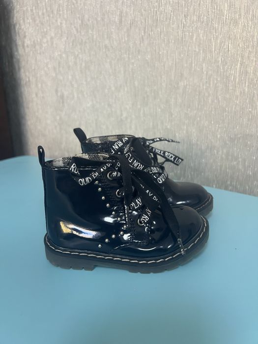 Черевички для дівчинки від Zara