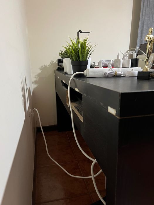 Secretária MALM IKEA painel extraível