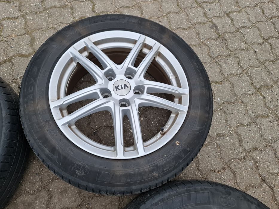 Колеса, диски Kia R17 літня резина 215/55r17 tpms