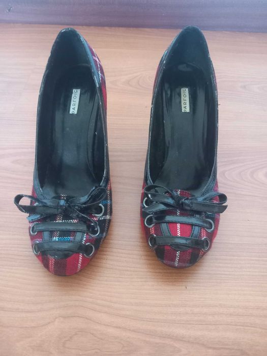 Sapatos - tamanho 38