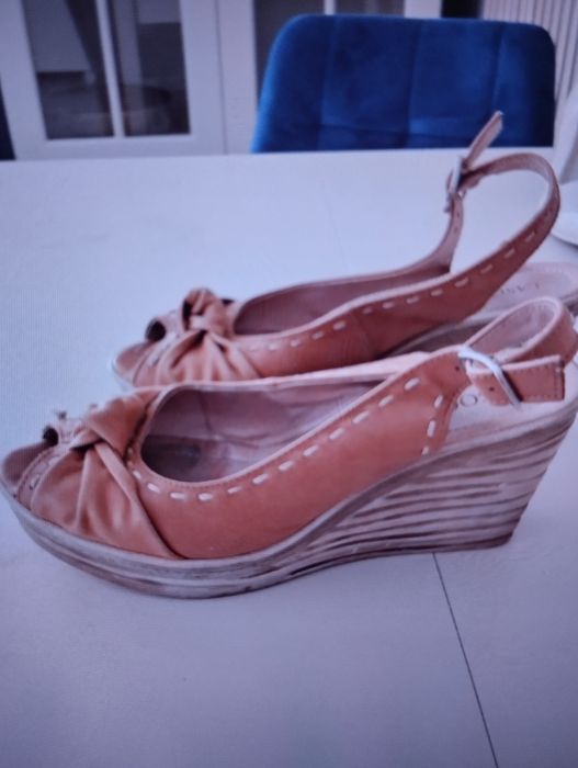 Buty damskie. Lasocki. 38