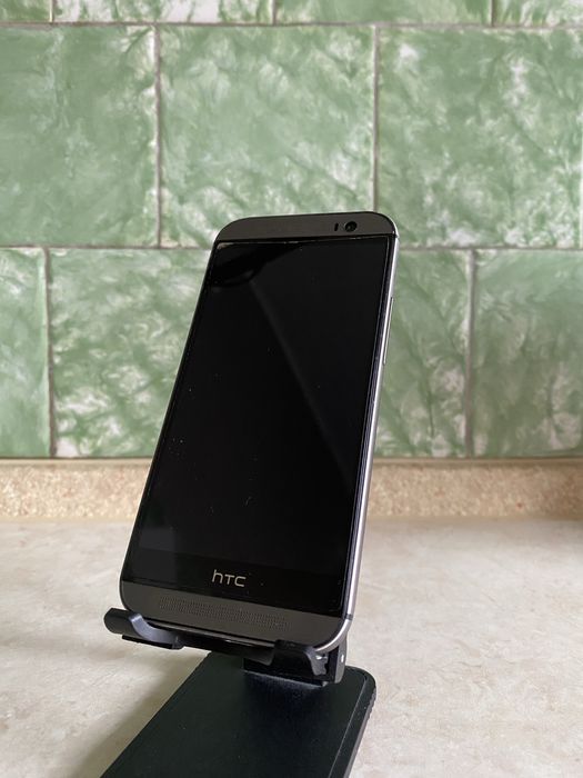 Htc one m8.