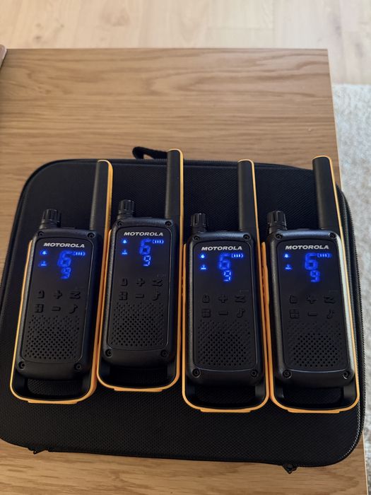 Zestaw 4x Motorola T82 Extreme + dodatki