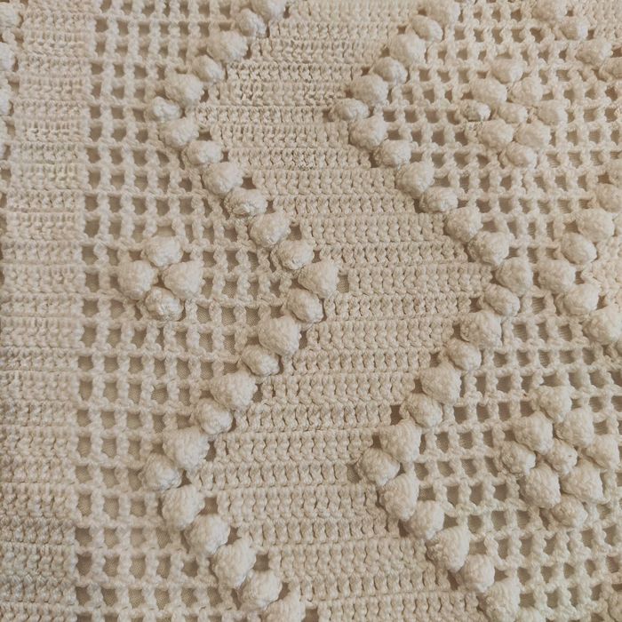 Colcha de renda artesanal