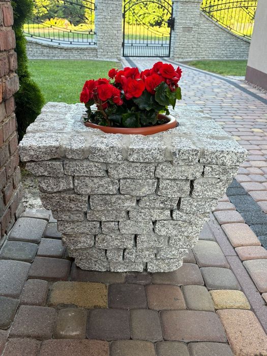 Donica z kamienia. Granit.