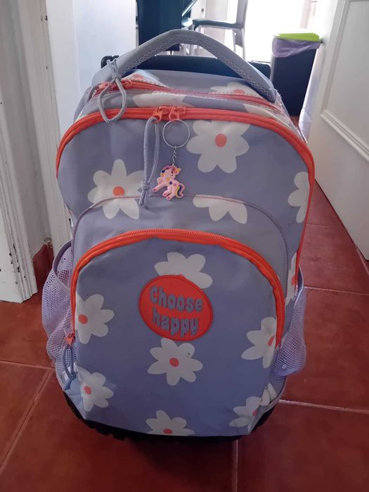 Mochila escolar menina