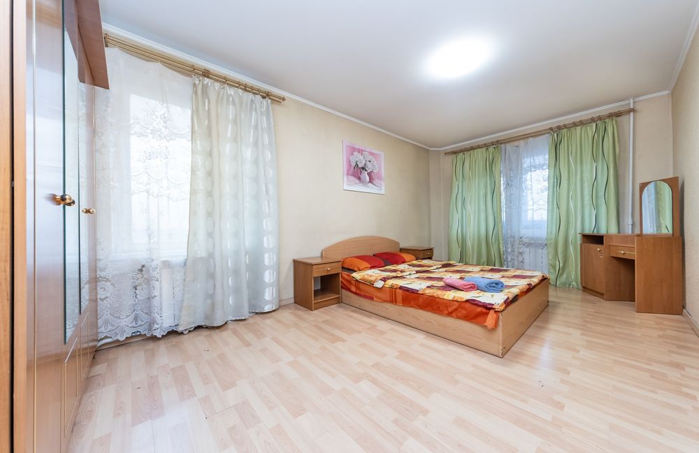 3к.Посуточно,Почасово.метро Левобережная рядом