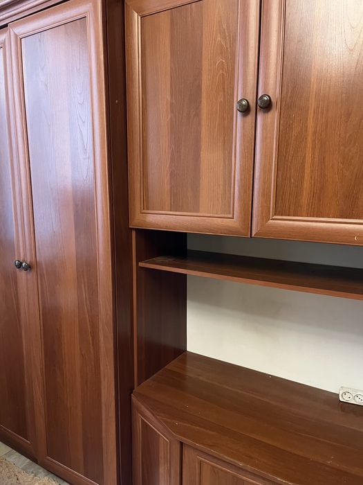 Продам  дешево стінку