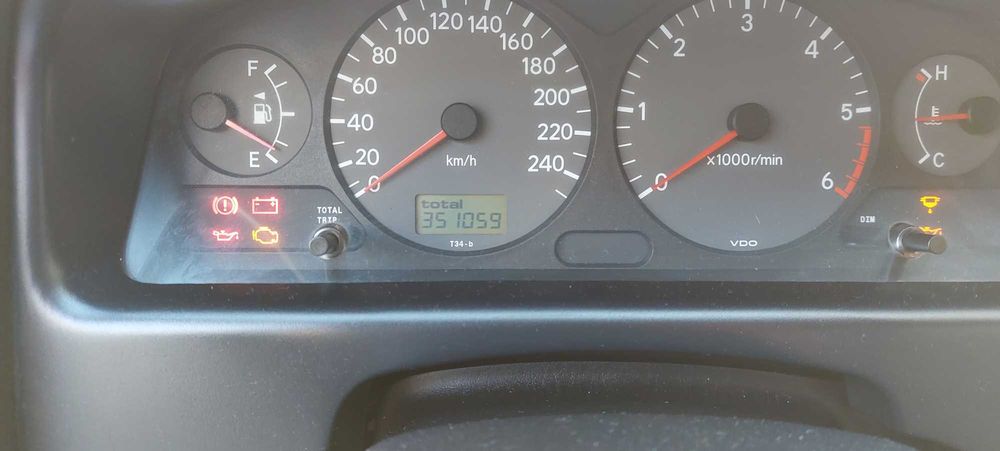 TOYOTA AVENSIS Turbo D-4D de outubro de 2001 — photo 4