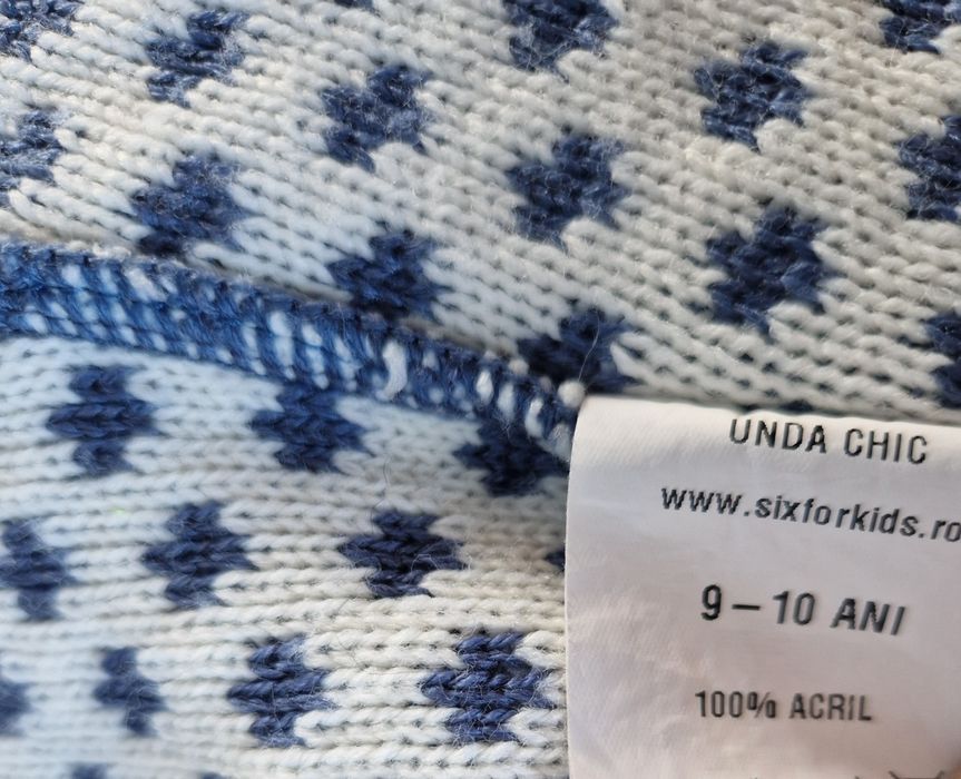Uroczy niebiesko-biały kardigan z haftowanymi detalami r 8-10 lat