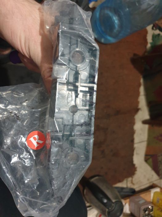 Кріплення бампера переднього Ford Fusion 2013-2015р. Кронштейн