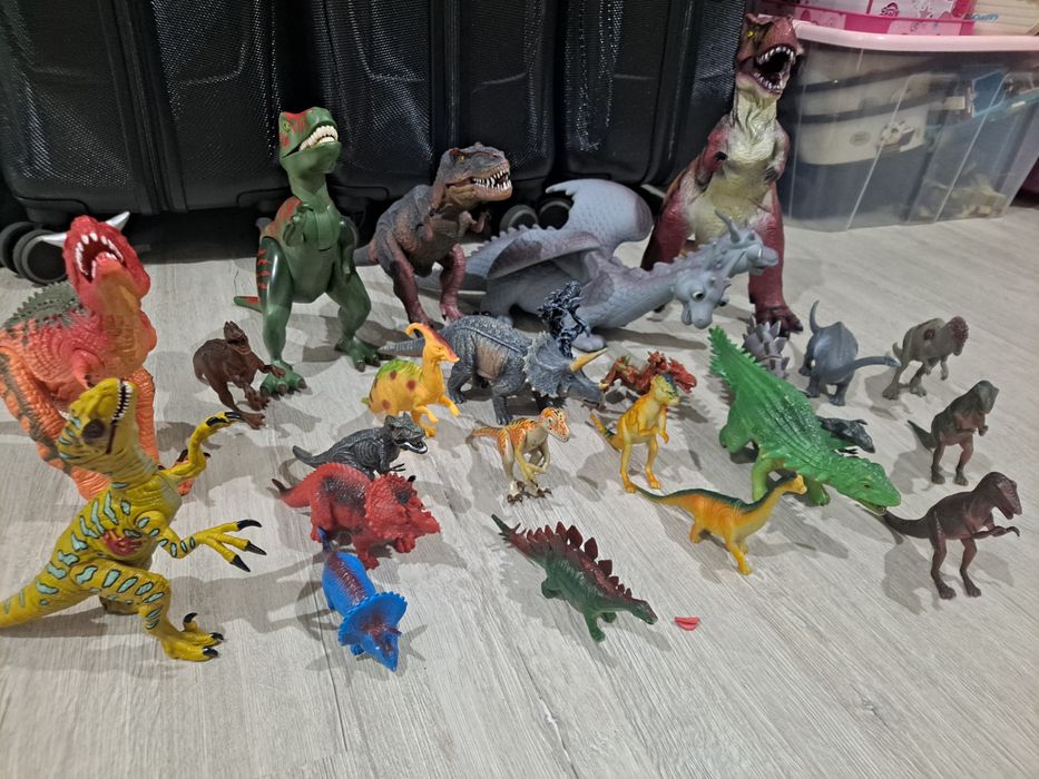 Dinozaury,  smoki  figurki