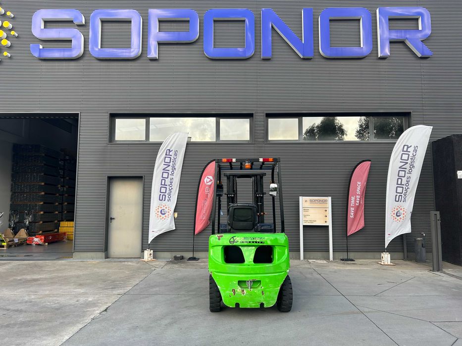 Empilhador Euroyen elétrico 2500 Kgs