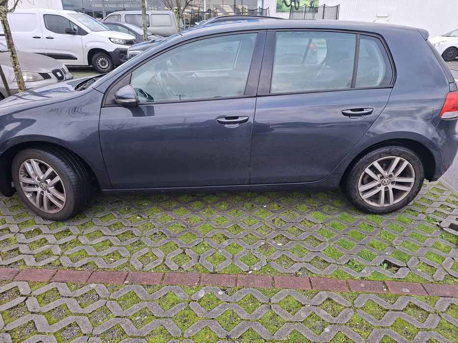 Volkswagen Golf 1.6 TDI 105cv – 7.000€