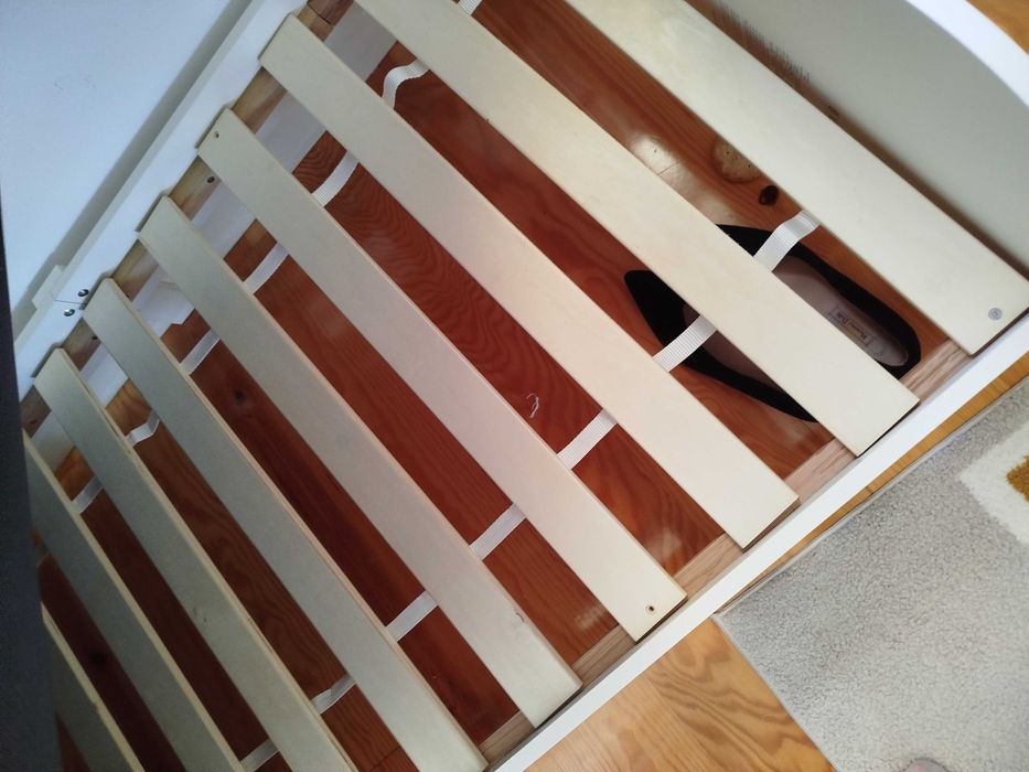 Cama nuvem de criança nova