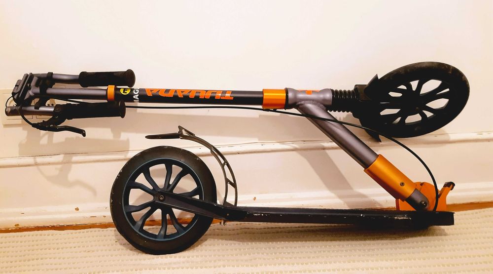 Trotinetes dobráveis com travões