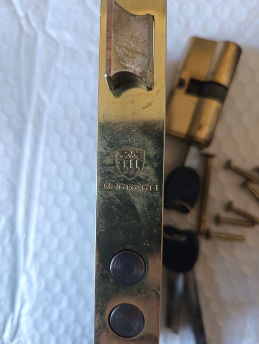 Замок barrera, міжкімнатний з ручками