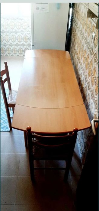 Mesa de Cozinha extensível com duas cadeiras