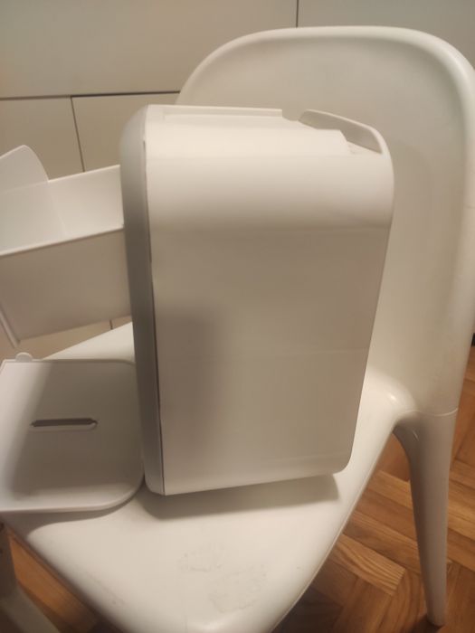 Porta papel higiénico com uma gaveta