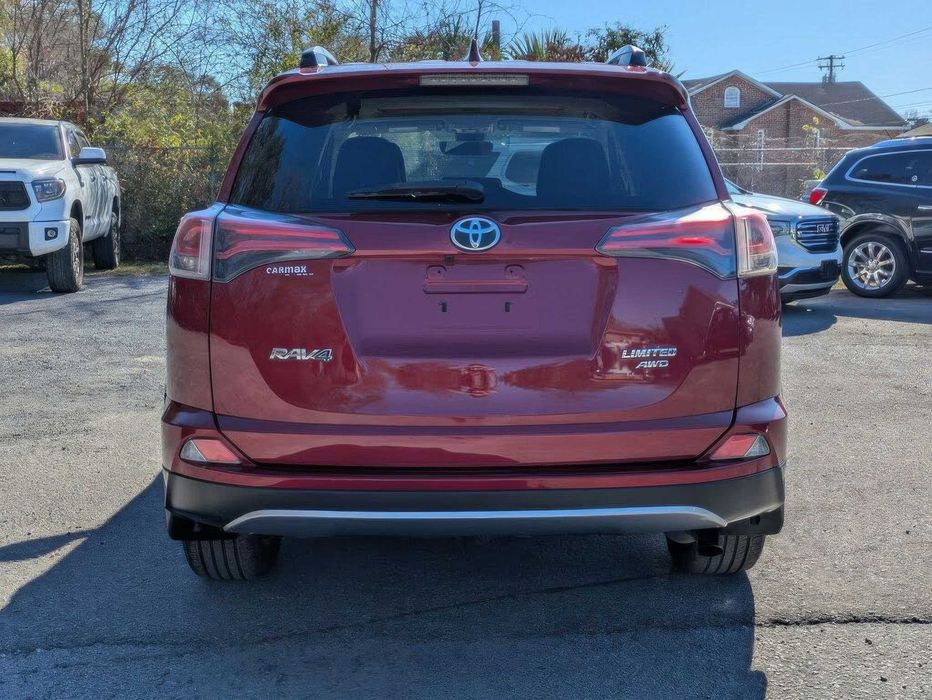 Toyota RAV4 XLE      2019