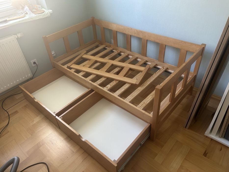 Bukowe łóżko dziecięce 160x80 z bezpieczną barierką