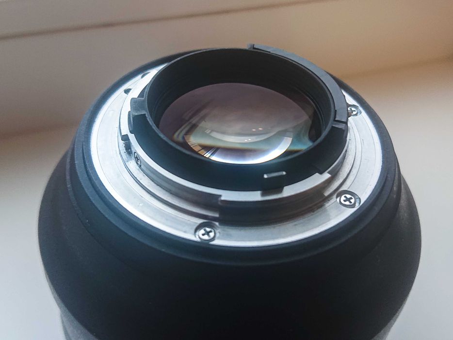 Об'єктив Nikon AF-S Nikkor 85mm f/1.4G