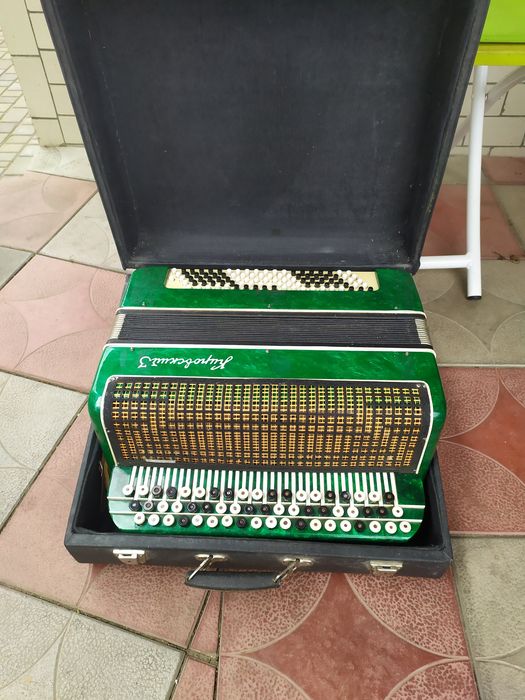 Продам баян Кіровский 3.