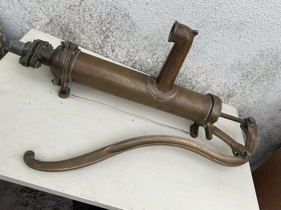 Bica bomba agua manual