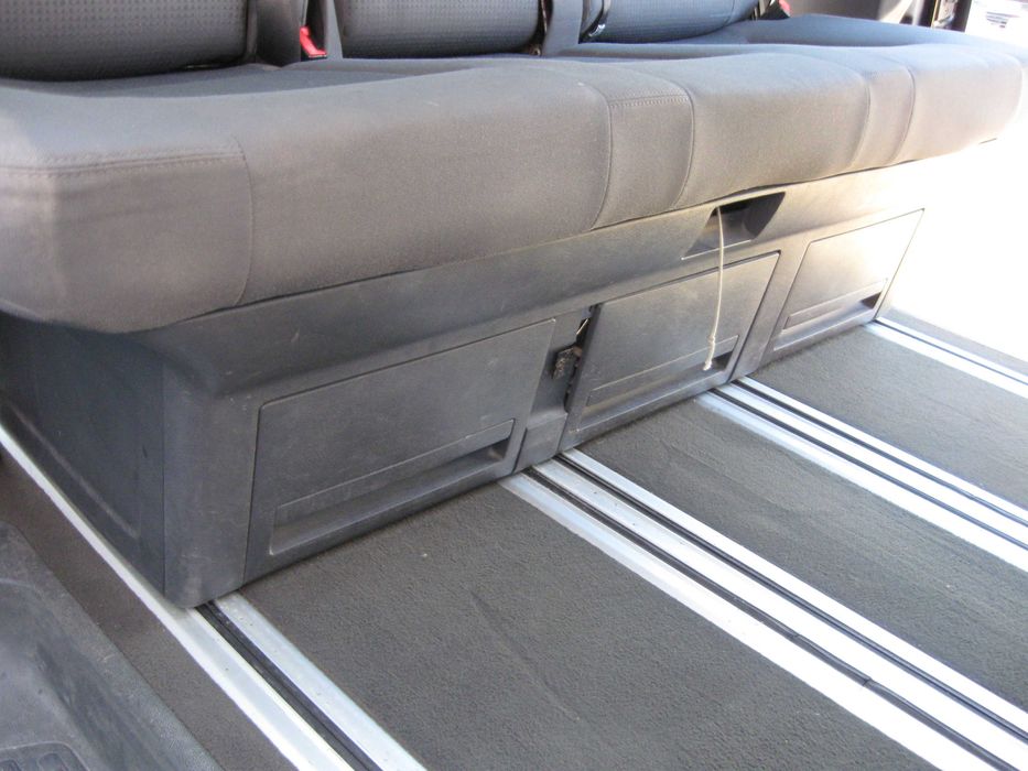 vw volkswagen transporter t5 multivan siedzenie łóżko