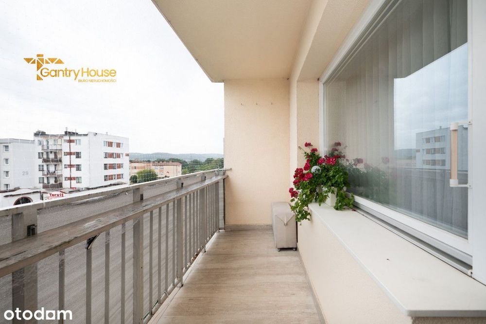 3 Pokoje Z Dużym Balkonem I Piwnicą 5 m²