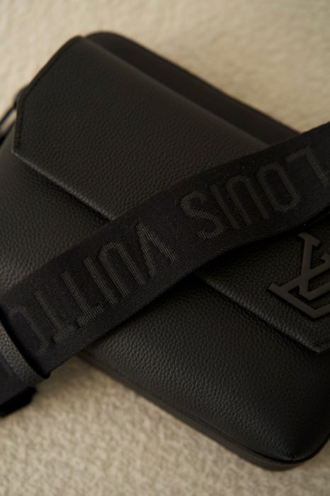 Чоловіча сумка Louis Vuitton Луї Віттон з натуральної шкіри через плече