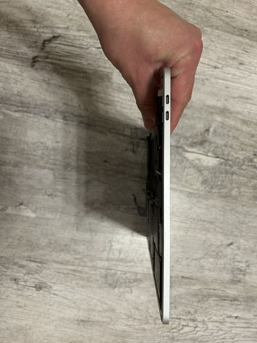 MacBook Pro 2018 2019 A1990 Разборка Аккумулятор Трекпад клавиатура