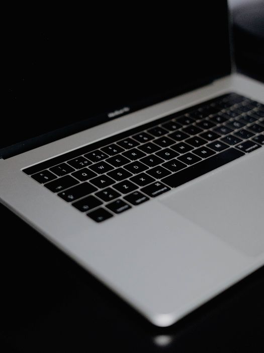 MacBook Pro 15'' Touch Bar 512GB423054413797140485