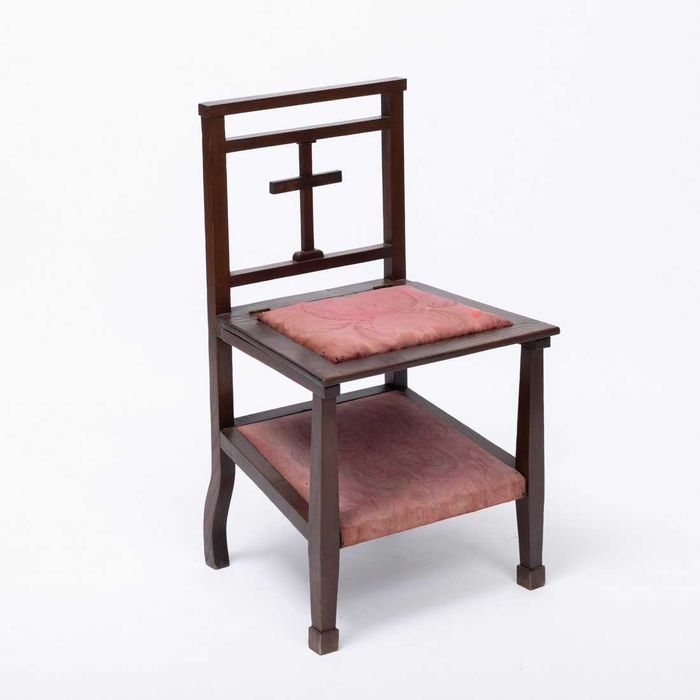 Genuflexório antigo