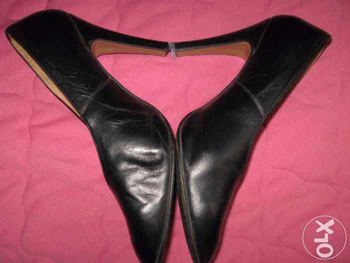 Кожаные черные туфли