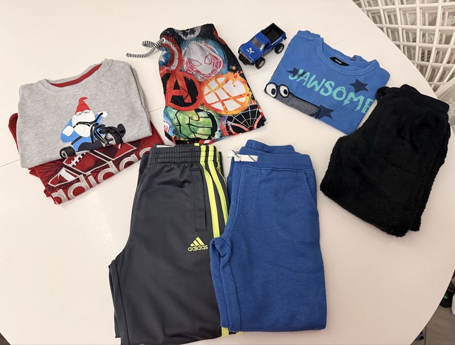 Комплект одягу для дому 4-5 років, плюс машинка і одяг до покупки