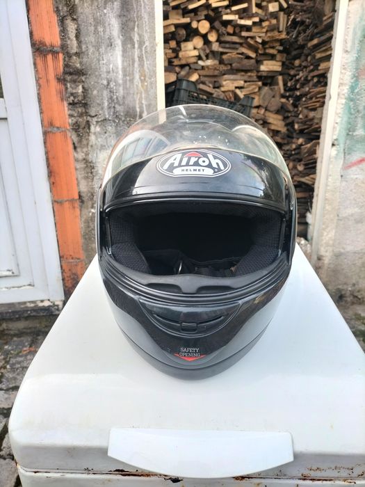 Capacete usado 6 vezes por mulher