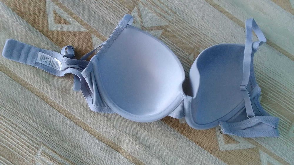 Sprzedam biustonosz NOWY 80C