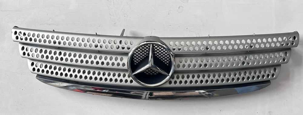 Mercedes A klasa w169 Atrapa grill gril srebrny AMG plaster miodu Ładny!