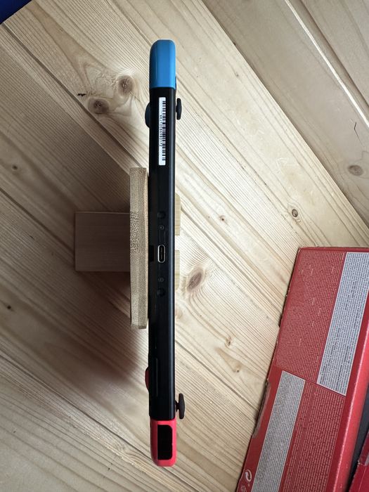 Nintendo SWITCH V2 32 gb + 128 gb sd cart