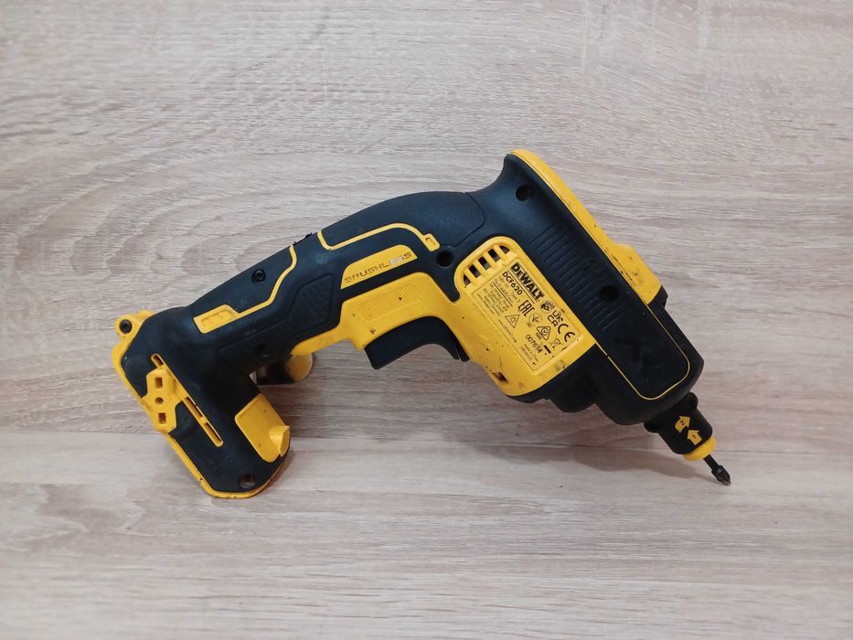 Wkrętarka do płyt G-K DeWalt 18 V DCF620 2022r Body Stan BDB Okazja!
