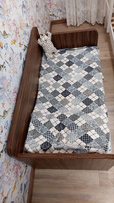 Продам дитяче ліжко з матрасом