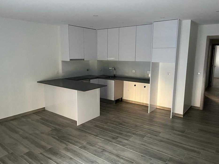 Arrendp apartamento T2 - Pombal (Bairro Agorreta)