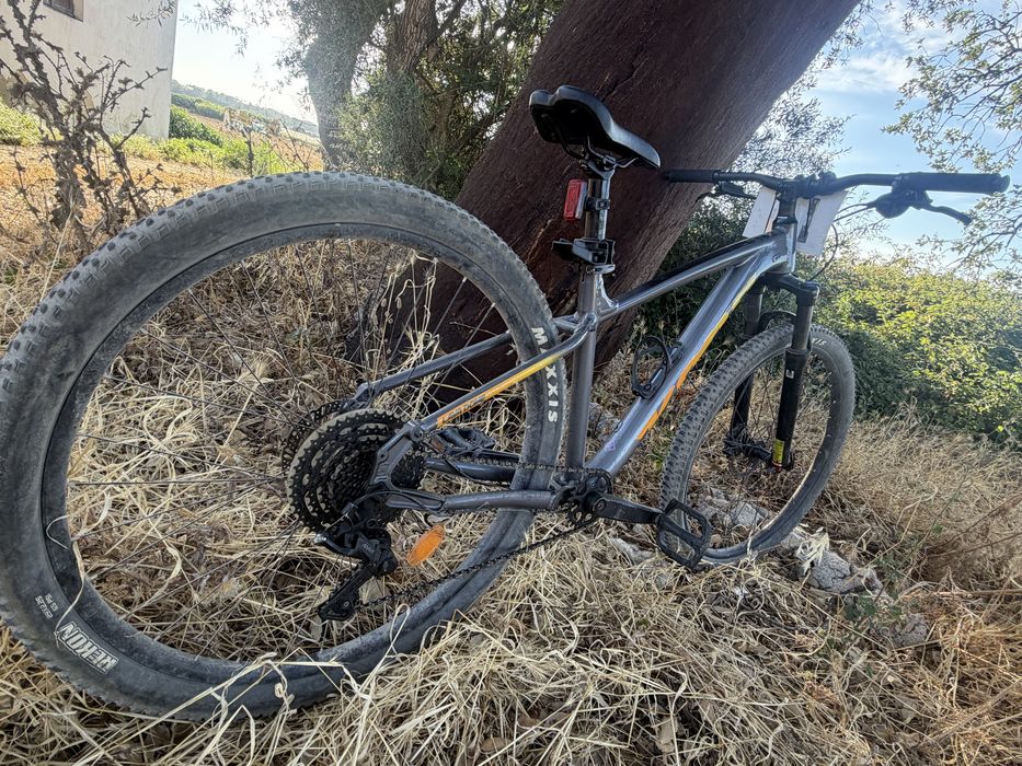 Bicicleta BTT Kona Lava Dome