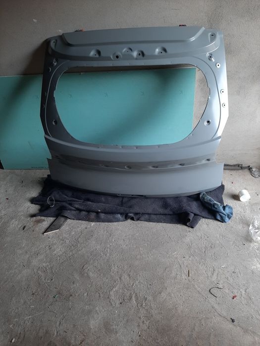 Продам кришку багажника